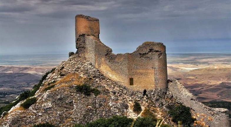 ciraqqala-castle